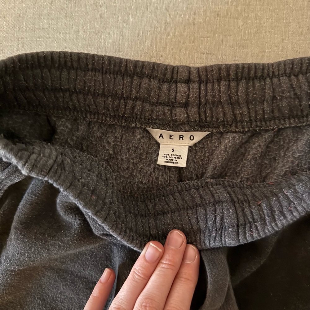 Aeropostale comfy sweat shorts - Picture 3 of 6